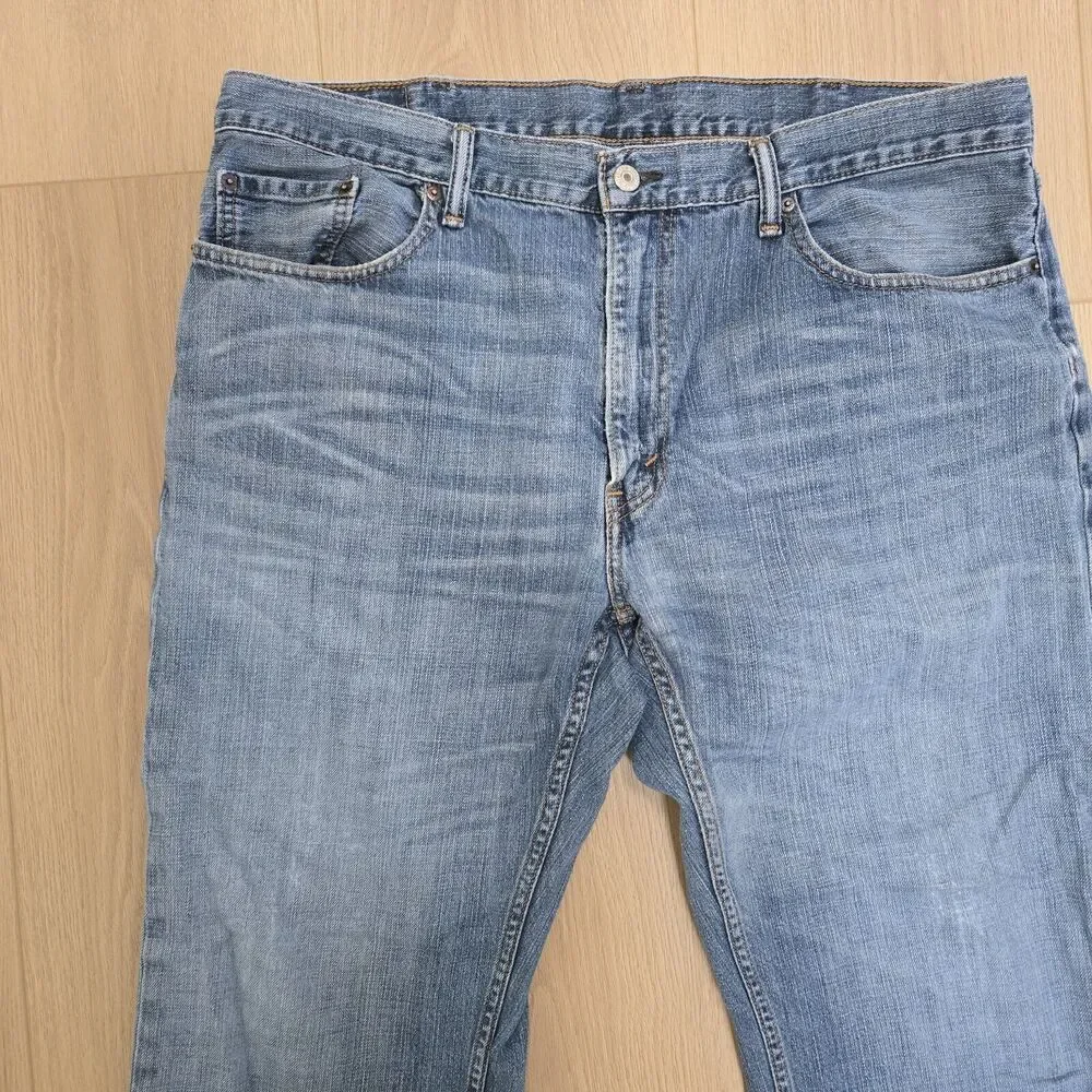 Levi's 559 Relaxed Straight Fit Jeans sz 38x32 Medium Wash Denim 100% Cotton